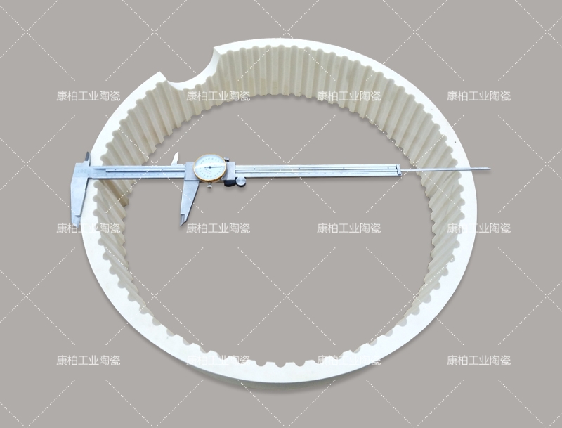 透明氧化鋁陶瓷是完全透明的嗎？會呈現顏色或霧感？?